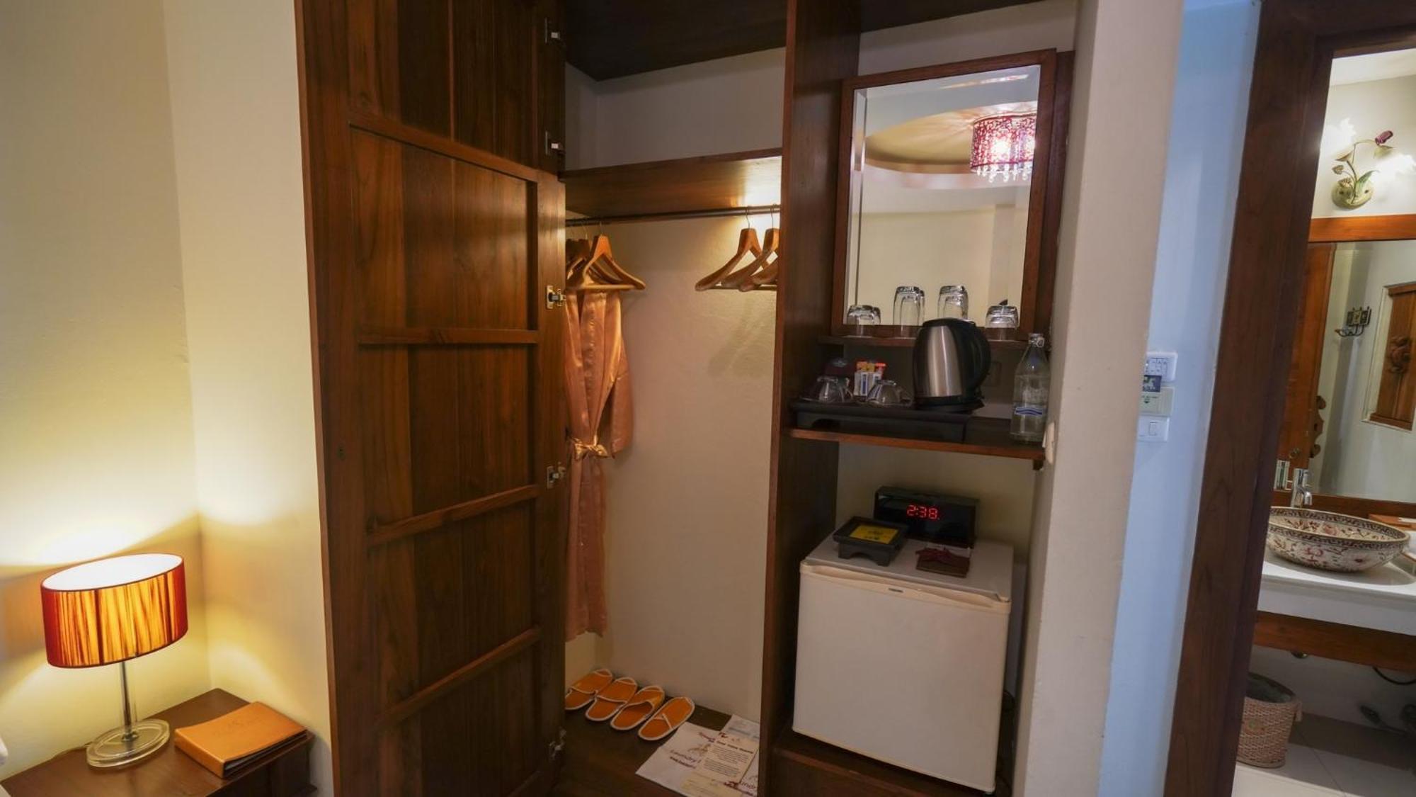 Kodchasri Thani Hotel Chiangmai Chiang Mai Exteriör bild