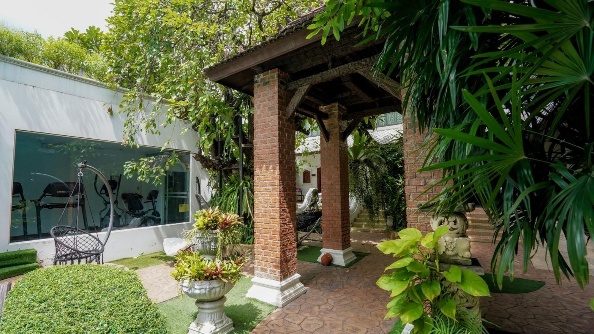Kodchasri Thani Hotel Chiangmai Chiang Mai Exteriör bild